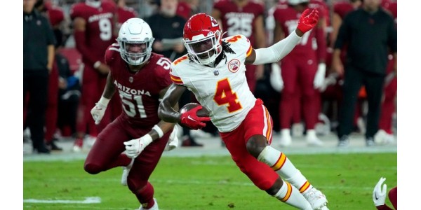 Patrick Mahomes astuu kentälle ottaakseen voiton helposti